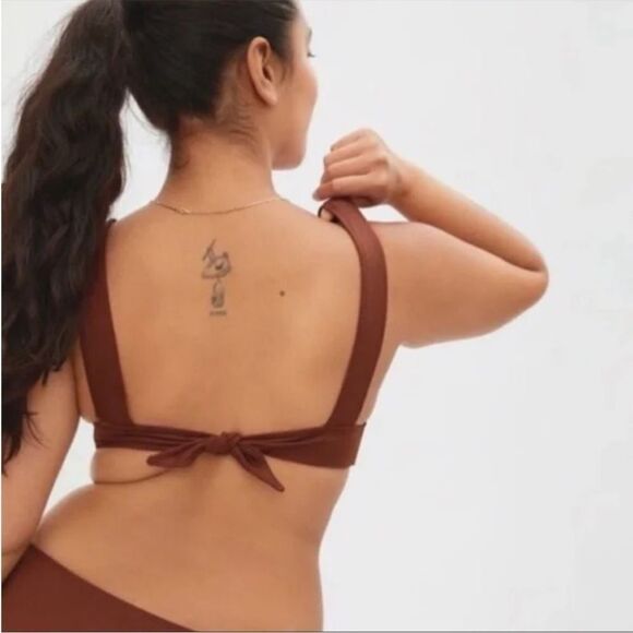 NWT Everlane ReNew The Triangle Bikini Top in Rosewood Size S - Picture 2 of 8